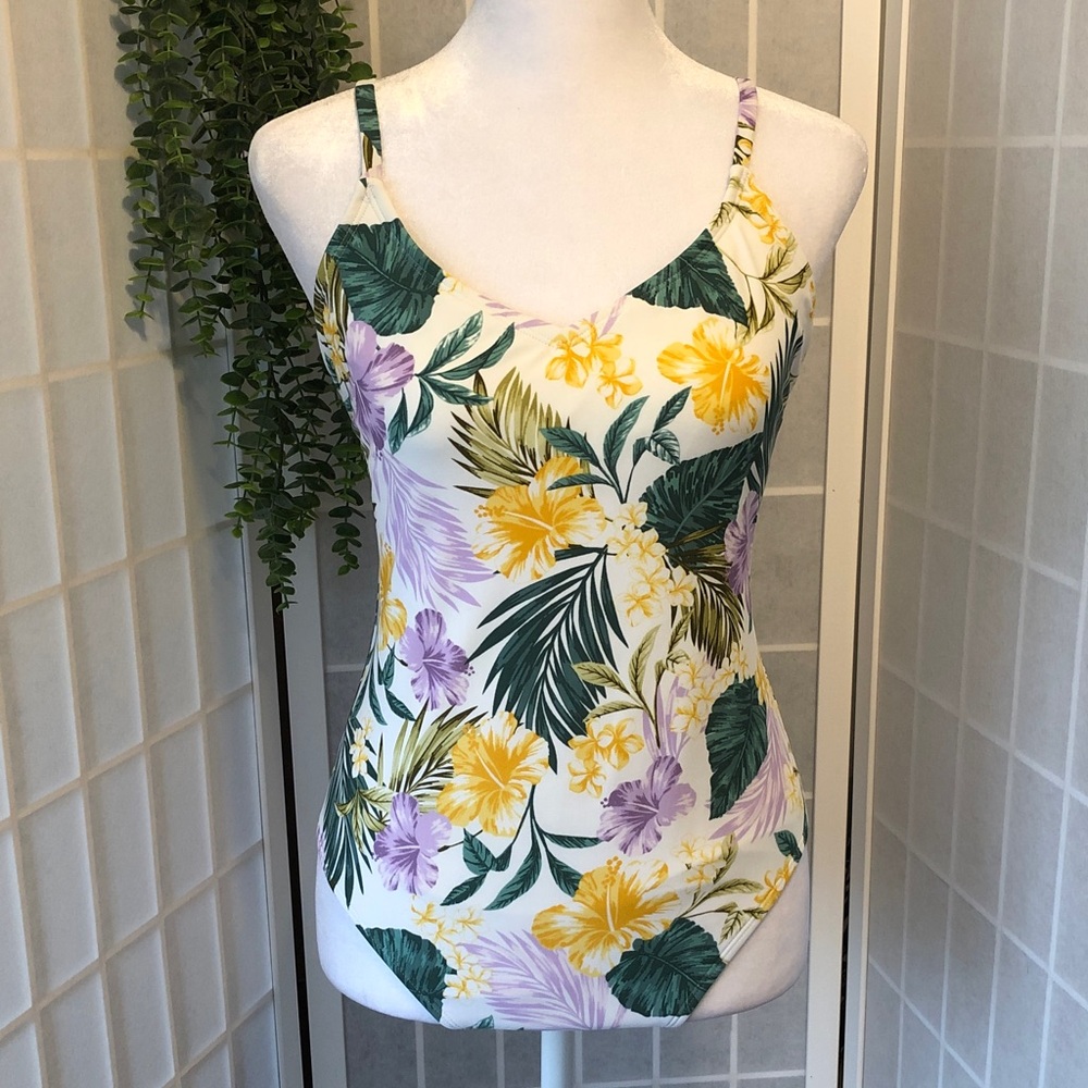 Women's Kona Sol One Piece Swimsuit in Medium, NWOT